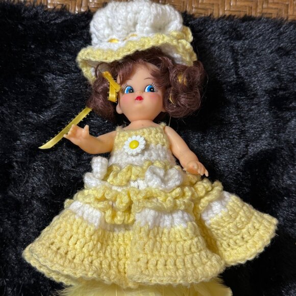 Vintage Crochet Doll Feather Duster Cover  Yellow And White - Picture 1 of 9